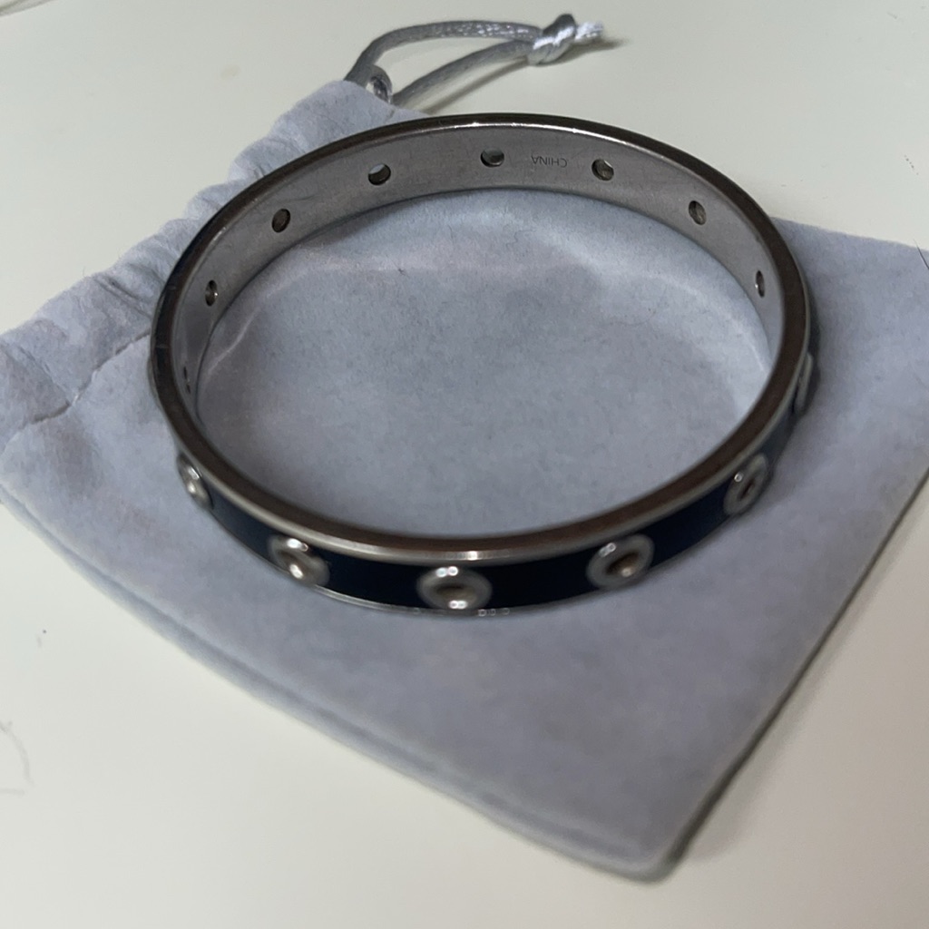 Authentic Previntage Rare Coach Soho Enamel Toned Grommet Bangle Bracelet 75$